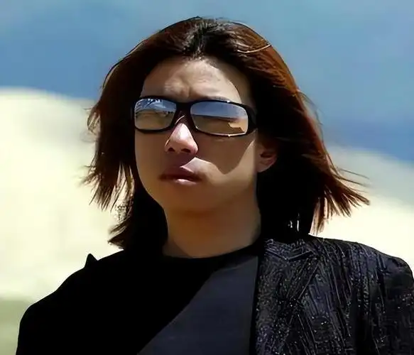 歌手郭峰两段恋情无疾而终62岁未婚无子女一生都献给了音乐