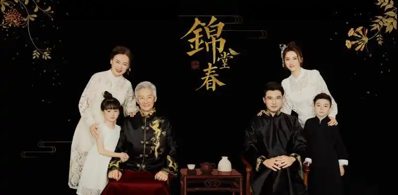 金宝贝摄影499元全家福套餐便装照一组礼服照一组8寸摆台挂轴放大一幅