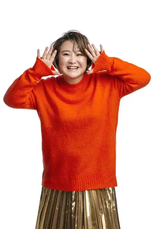 贾玲减肥就漂亮了吗?对比不同时期.@游子中国的动态