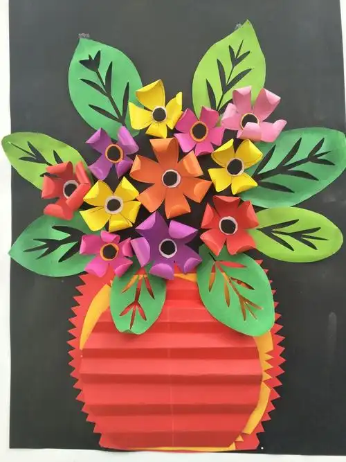 罗坝镇中心幼儿园四月份教师手工技能大赛!