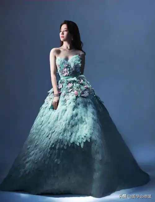 刘亦菲是一位表现力极强的女演员,十八般武艺秒杀全场老婆