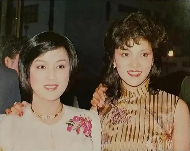 痴恋20载成空,前妻演唱出洋相,难怪青霞不嫁他