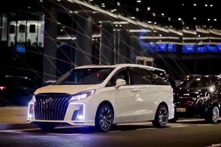 别克gl8升级改装雅典娜款大包围前杠后杠机盖内饰轮毂卡钳排气