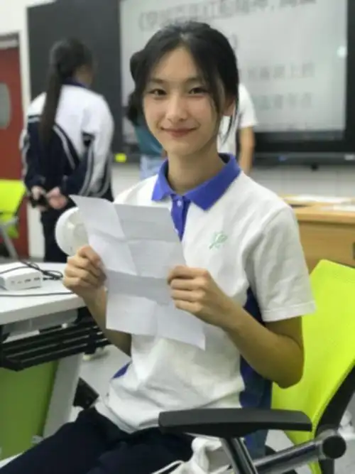 17岁的职业高中二年级女生古慧晶突然火了.