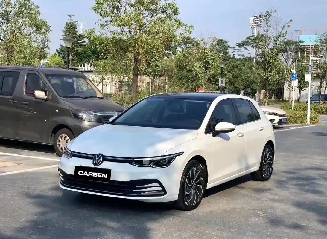 2020年上牌大众高尔夫280tsi 天窗 无匙进入 一键启动 多功能方 向盘