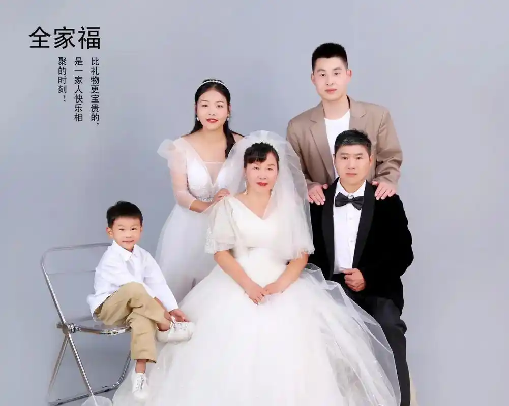 未来很长一起同框只有照片能记录这份珍贵世界很大幸福很小你们陪我