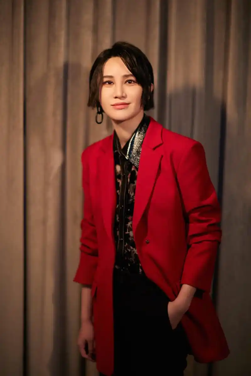 尚雯婕换发型如换脸,只是剪了lob头气场全开,演绎霸气女王风范