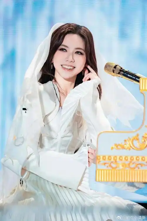 邓紫棋的父亲节祝福##邓紫棋妈妈生日在父亲节