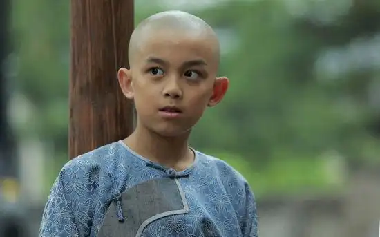 看吴磊3岁到18岁的外貌变化你觉得几岁的三石弟弟最撩人