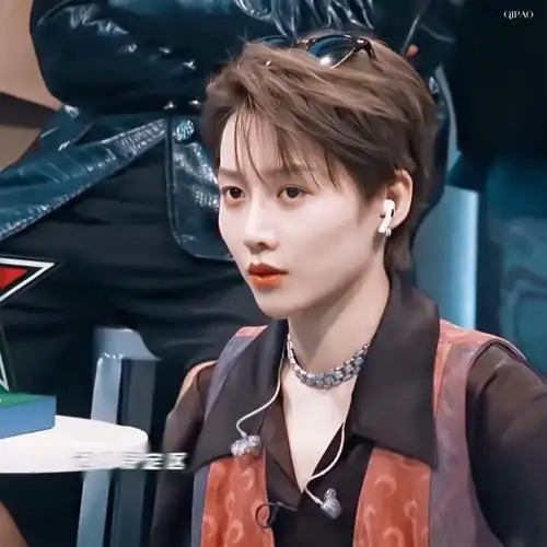 刘雨昕babyiknow解锁两个box