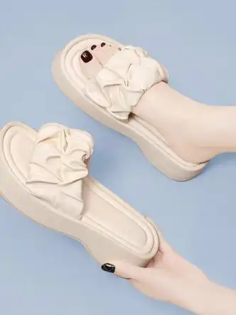 女士一字拖/十字拖>品牌时尚厚底凉拖鞋女款外穿年新款夏季百搭外出