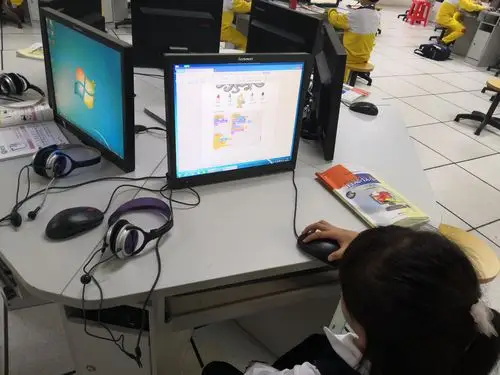 11.11大沙头小学西校区电脑编程第八节课课堂总结