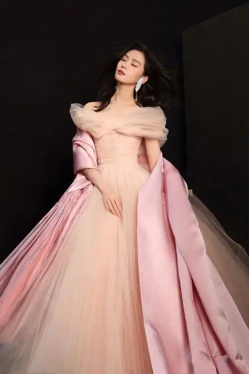 刘诗诗粉色长裙写真##刘诗诗粉色公主裙写真