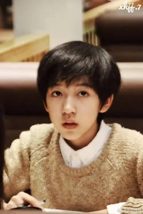 一口吃掉!什么?小霖铛?一口吃掉!@时代少年团-贺峻霖