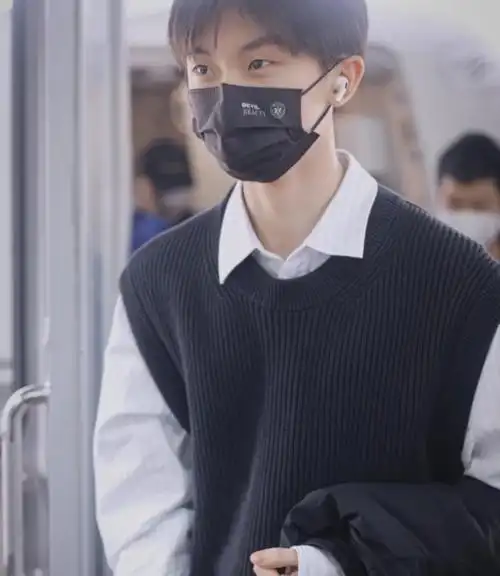 马嘉祺:纸墨传情