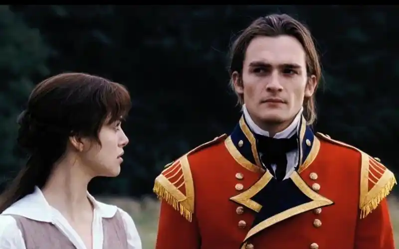 傲慢与偏见军官韦翰夺得伊丽莎白的芳心并对达西更加厌恶