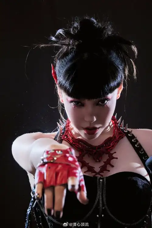 吴莫愁黑红魔女妆