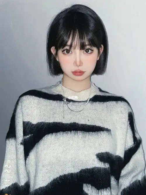 甜美一刀切短发,纯欲得让人欲罢不能