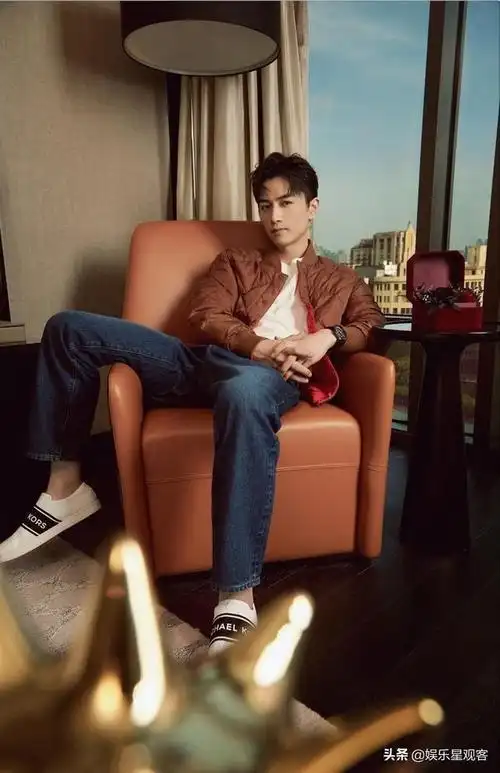 35岁陈晓被丁黑夸赞于正力捧成一线小生为何如今销声匿迹