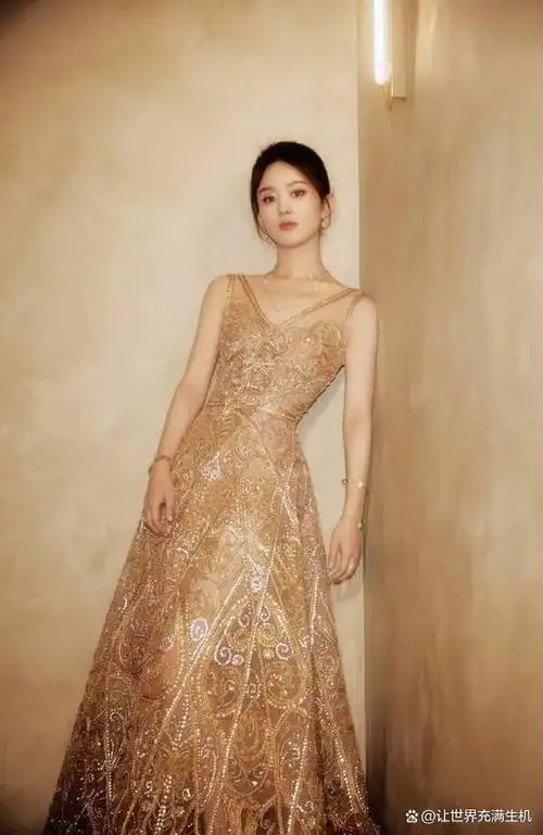 第28届白玉兰颁奖典礼也可谓是星光熠熠,众多一线影视界明星纷纷列席.