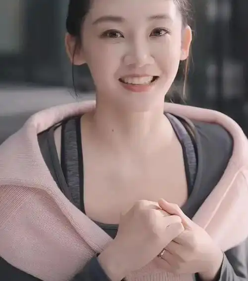 说起来,你们可曾听说过郑恺的妻子苗苗最近的新动态?