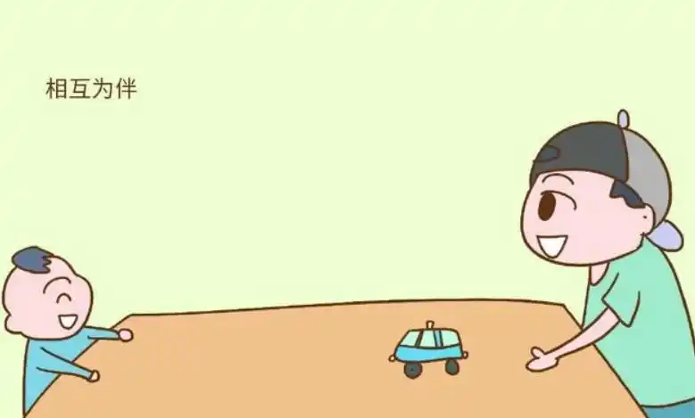 陈小春晒儿子动态,一大一小很可爱,网友:一个模子印出来的