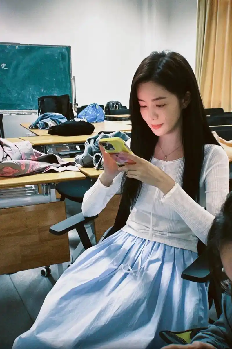 一束纯洁无瑕的月光闯进了我原本黑暗的世界.#赵尧珂 #她从未 - 抖音