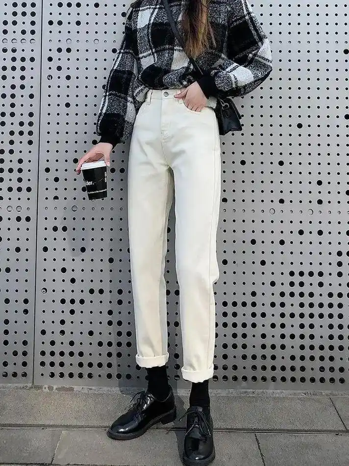 第一种搭配93 白色裤子 黑色皮鞋: - 抖音