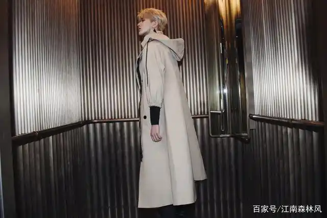 prada代言人@蔡徐坤2021秋冬男装系列