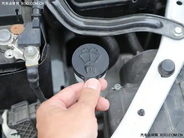 装玻璃水盖上有什么标志