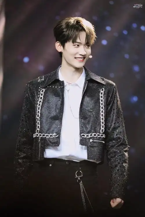 希望周柯宇一直笑容甜甜