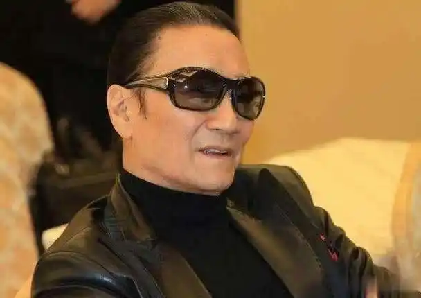 谢贤年轻时有多帅看到早年旧照10个谢霆锋都比不上