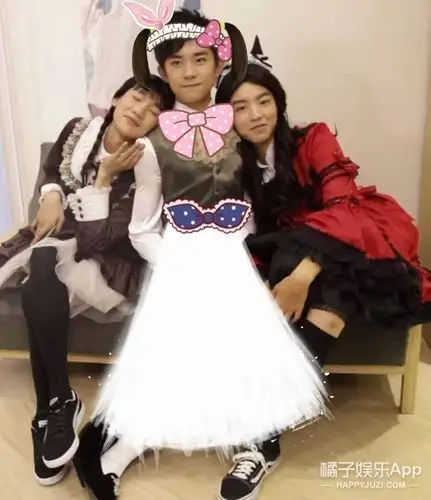 tfboys小三只cos女装肤白貌美也是没谁了