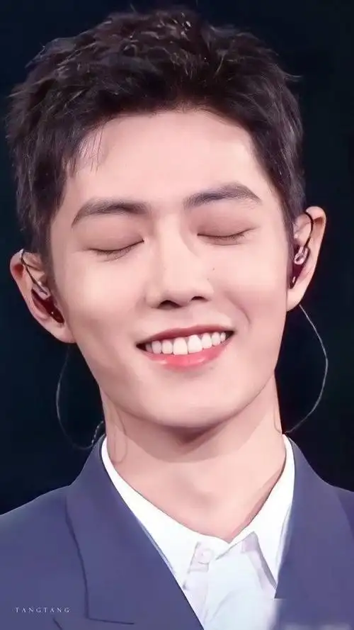 肖战6字总结2020寸头拍新宣传片