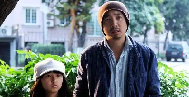 陶虹与徐峥,这对资深演员夫妇,对张子枫的喜爱溢于言表.