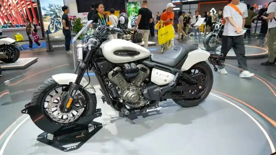 北京摩展i还是46800元,奔达发布燎700pro版,亮相金吉拉550自动档