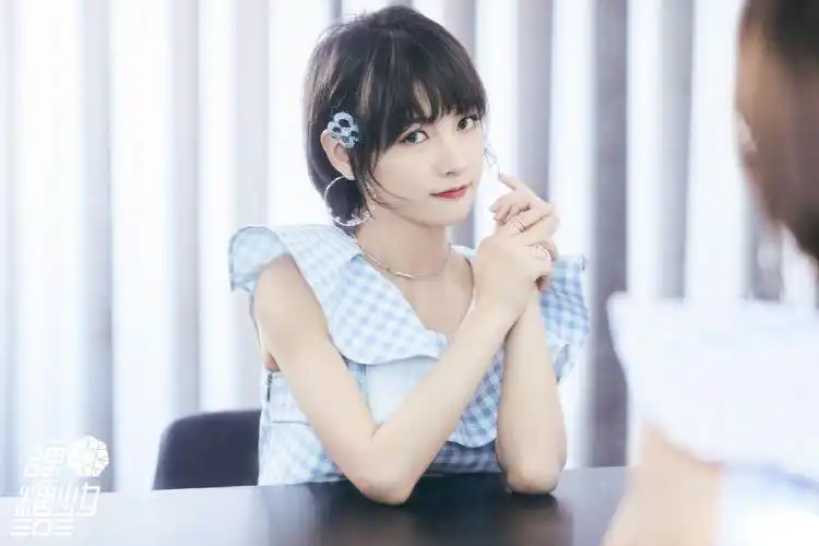 硬糖少女303 > 硬糖少女303赵粤清新甜美写真(2/6)返回首页 电脑壁纸