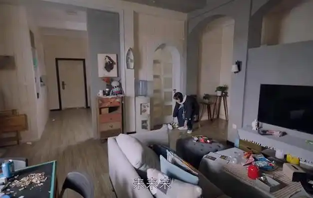 演戏六大"假"!假穷人,假身材,假跑步,半个娱乐圈从头假到脚