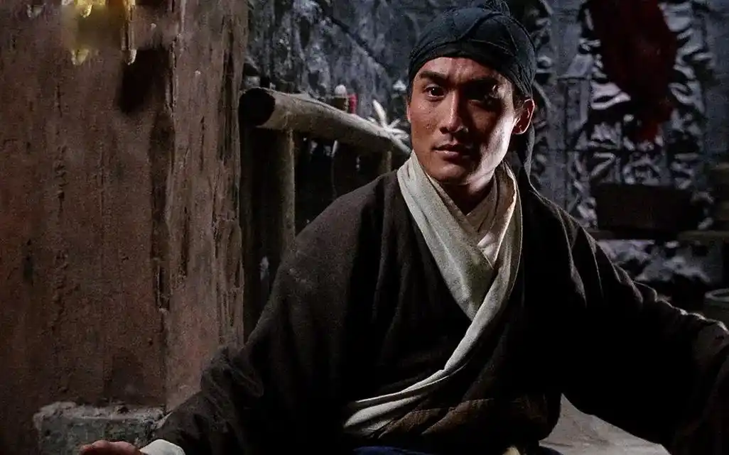 梁家辉在喜剧方面的表现同样相当不错,他曾经主演过不少经典喜剧,代表