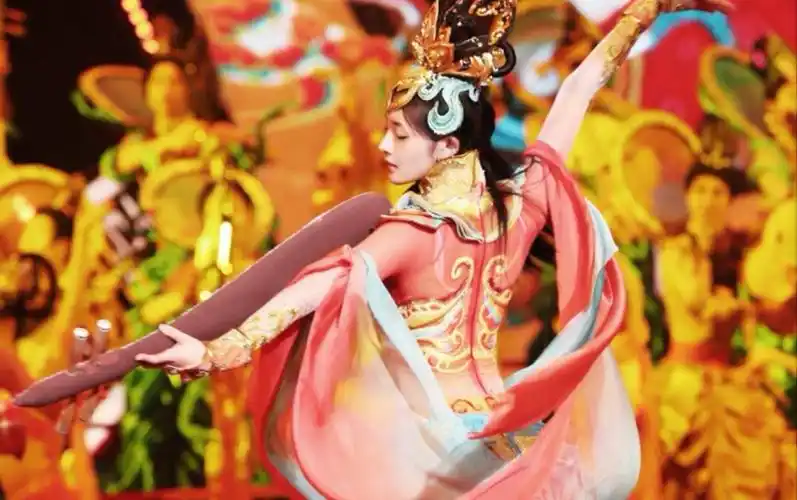 湖南小年夜春晚全屏,周洁琼飞天琵琶舞,都点进来看!太好看了!