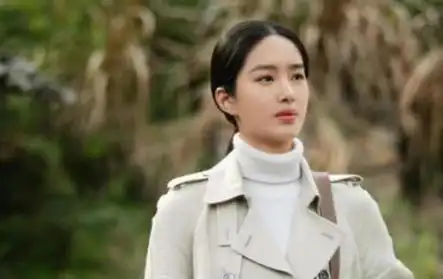 杨采钰在2017年7月通过社交平台公开了和陈金飞的恋情.