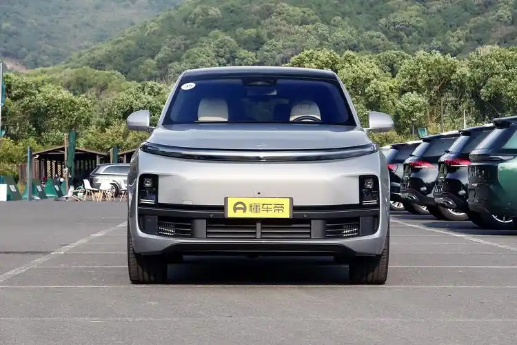 纯电suv理想l8:车长5080mm,外观大气,内饰豪华