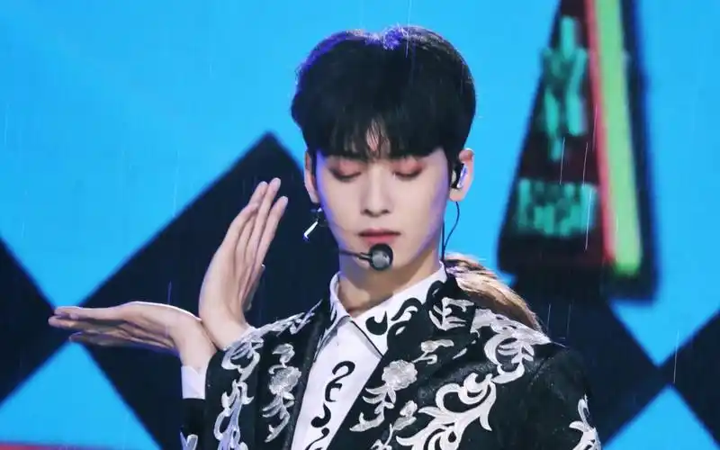 【车银优】《crazy sexy cool》舞台饭拍 车银优focus 混剪(cr:chas