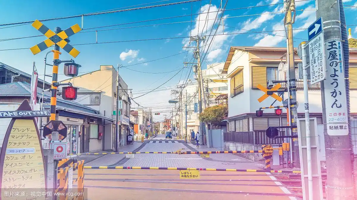 日本街头的铁道口