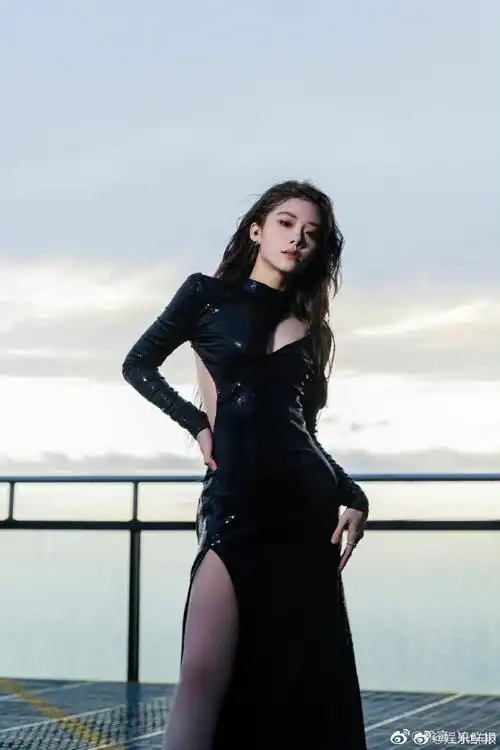 喻言的冬日ootd#今日出席活动的喻言,身材越来越好了