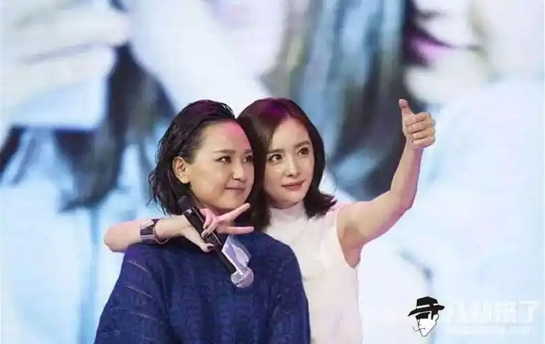 周笔畅的胸是多大罩杯的周笔畅和杨幂是cp情侣