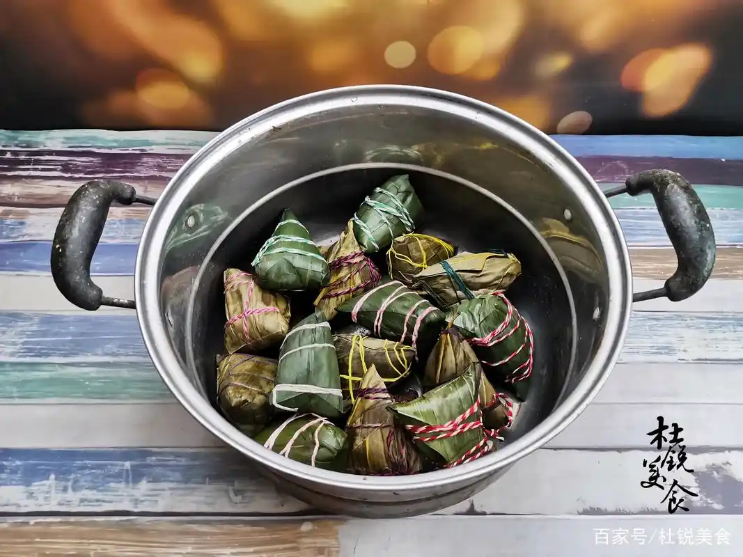 煮粽子,凉水还是热水下锅?做好"4点",煮的粽子不漏米不夹生