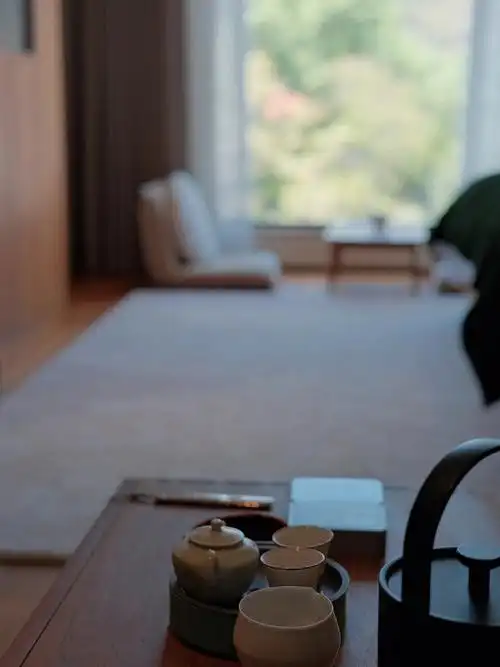 安静生活自在喝茶