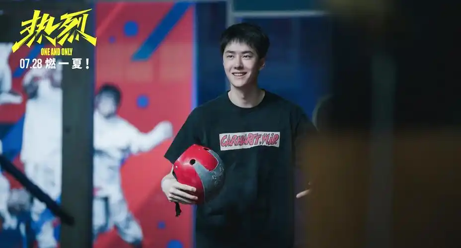 《热烈》曝特辑 "酷盖"王一博变阳光开朗大男孩凤凰网陕西_凤凰网