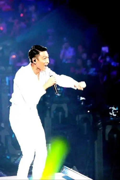 刘德华演唱会官宣 |华仔坎坷的音乐之路!95昨日,获得《刘 - 抖音